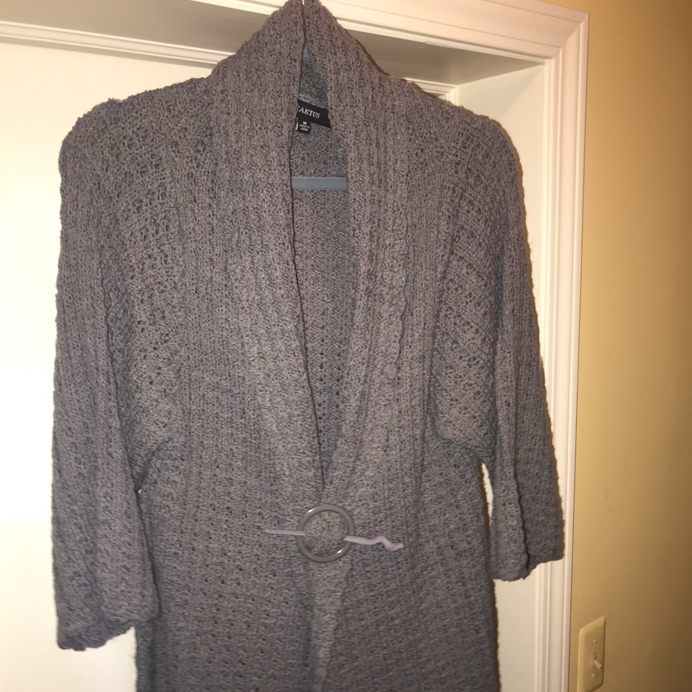 Kaktus Gray knit sweater with adjustable closure